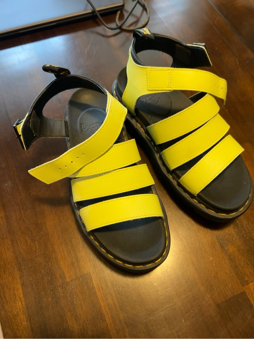 Dr. Martens Blaire Hydro Leather Platform Sandals Lime Green Women’s US 8 EU39